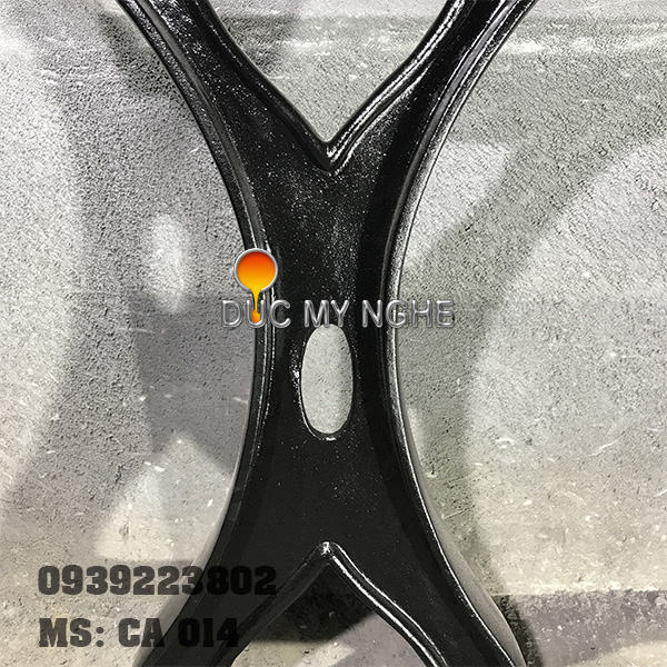 Bàn ăn cổ điển gang đúc chứ X CA 014